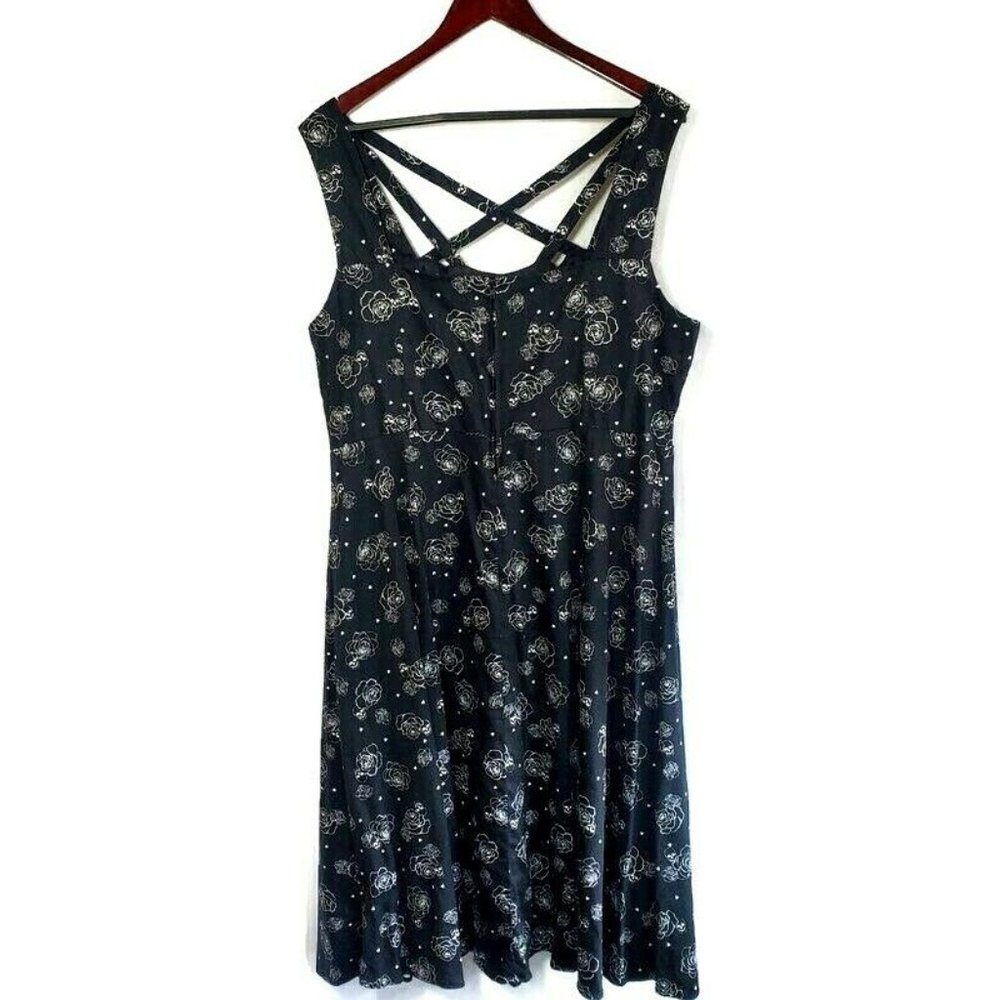 Torrid Rose Skull Lattice Swing Dress Lined Size 18. Criss-cross front design.